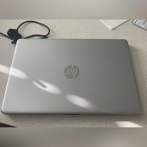 brand new 15.6 inch hp laptop never used , have no use for it. OBO